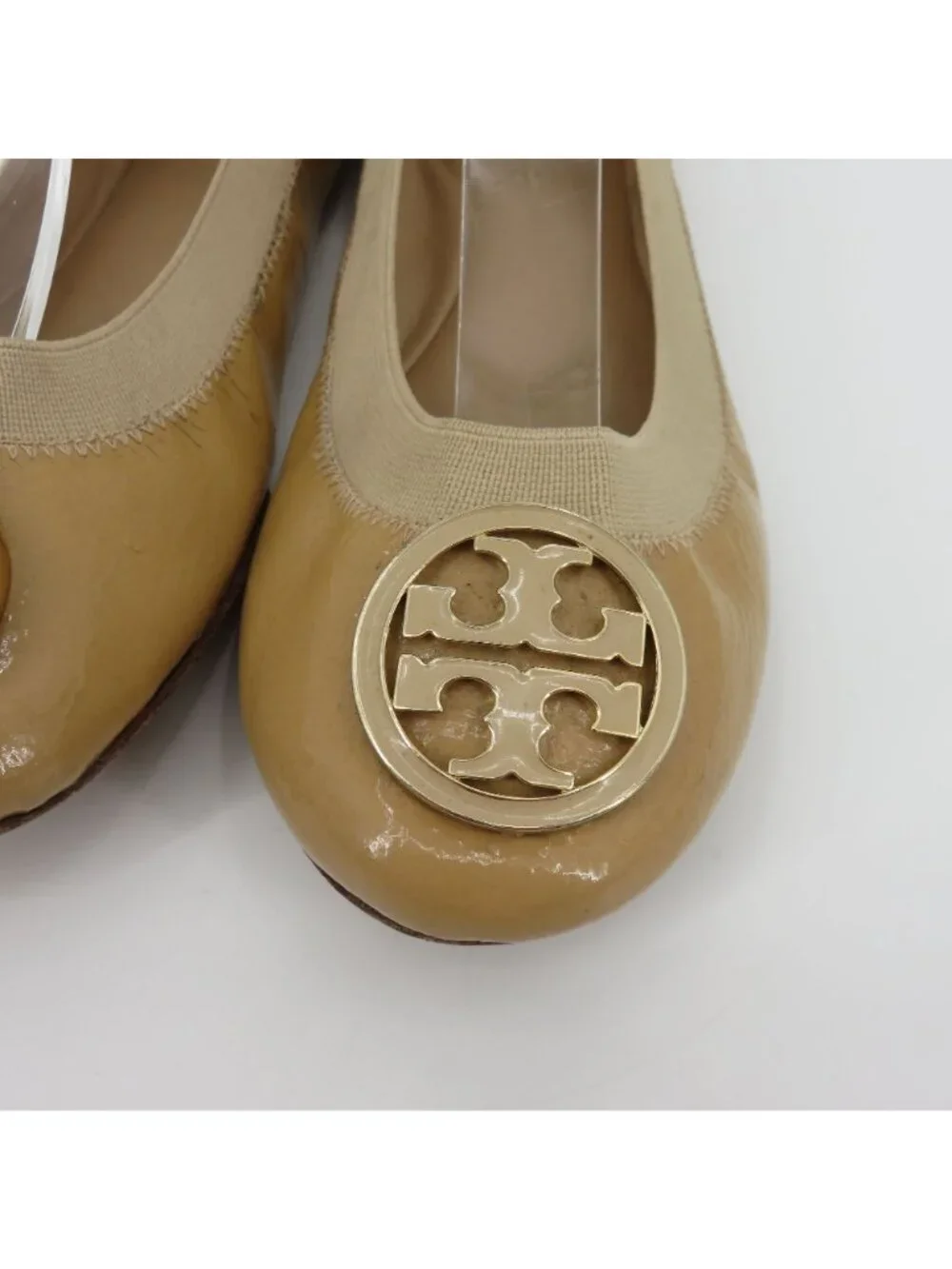 Tory Burch Women 7.5 M CAROLINE Beige Patent Leather Logo Ballet Flats Shoes